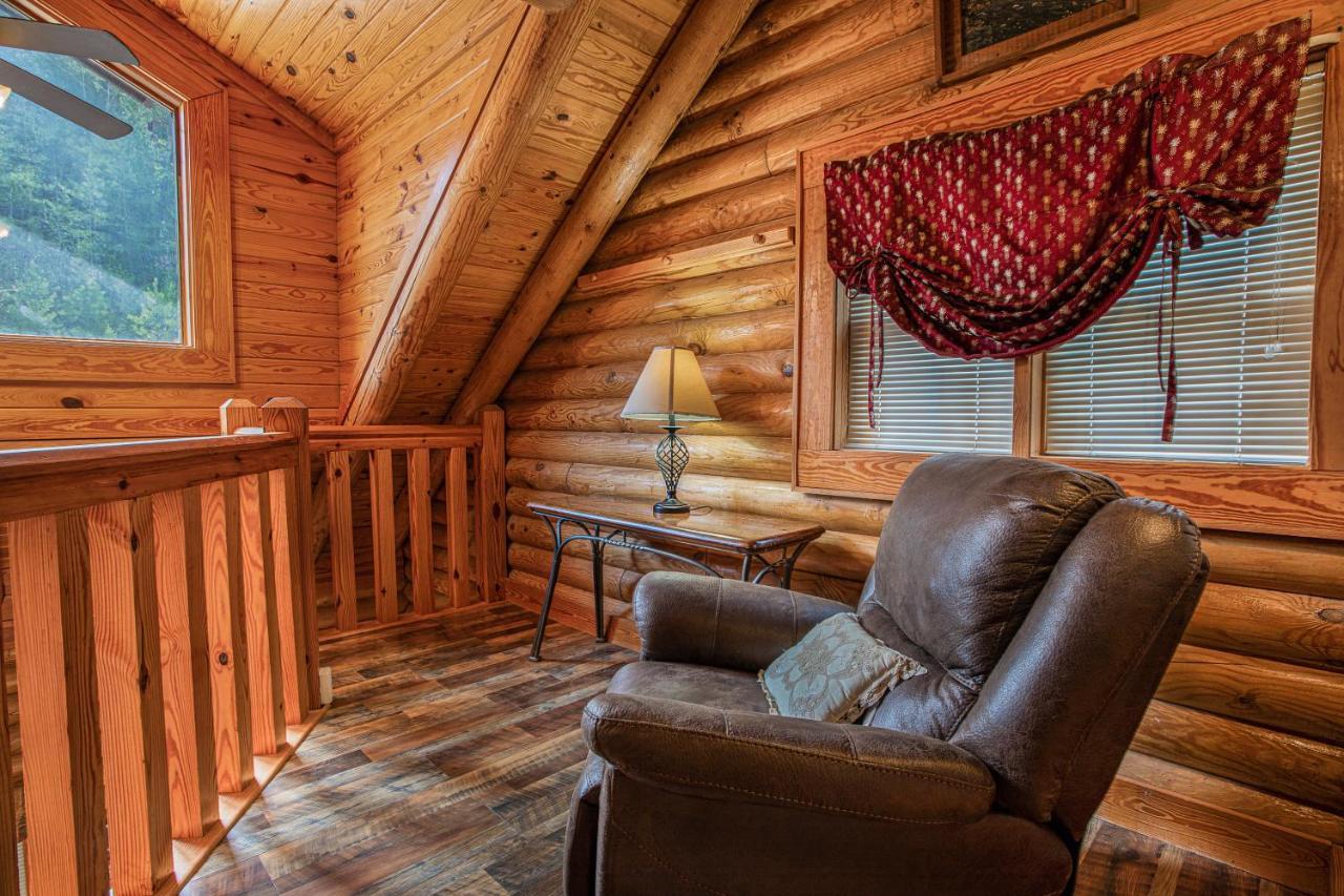 Vila Great Wolf Cabin In Pigeon Forge! Exteriér fotografie